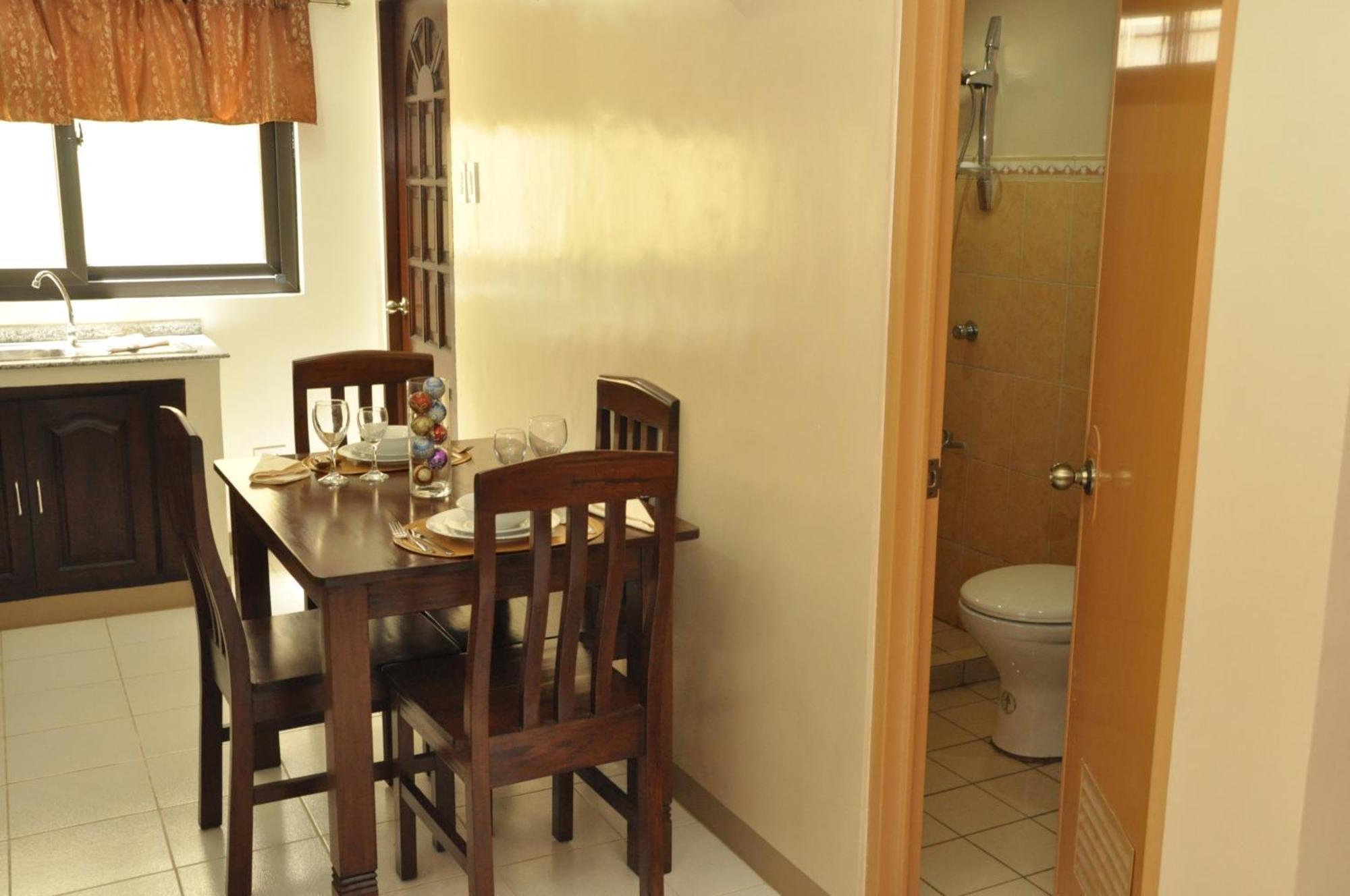 Pal-Watson Apartments Lapu-Lapu City Rum bild