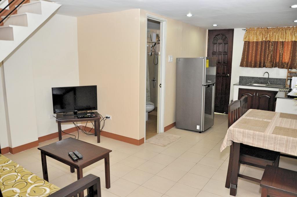 Pal-Watson Apartments Lapu-Lapu City Rum bild